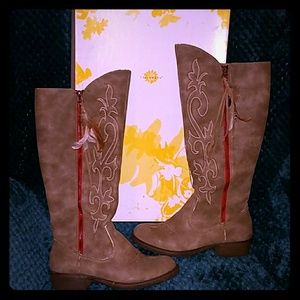 Sz 7 Taupe Yellowbox boots